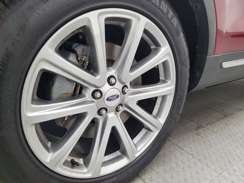 Used 2019 Ford Explorer Limited w/ Ford Safe & Smart Package FWD image 31