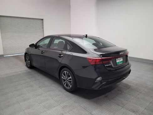 Used 2022 Kia Forte LXS FWD image 5