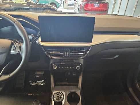 Used 2024 Ford Escape Platinum AWD/4WD image 18