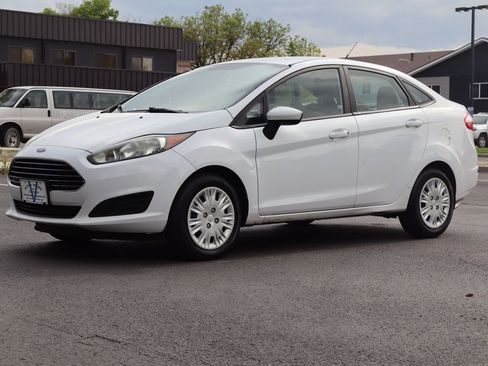 Used 2016 Ford Fiesta S FWD image 11