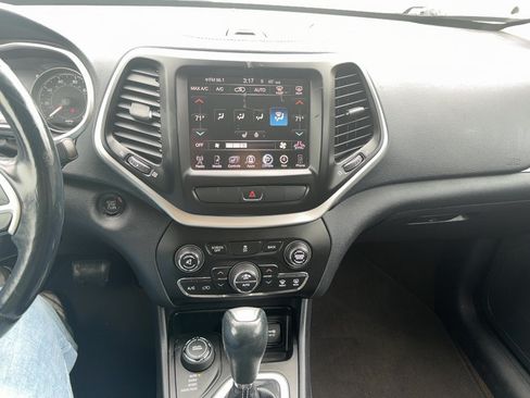 Used 2014 Jeep Cherokee Limited AWD/4WD image 14