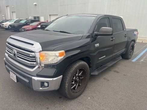 Used 2017 Toyota Tundra SR5 image 1