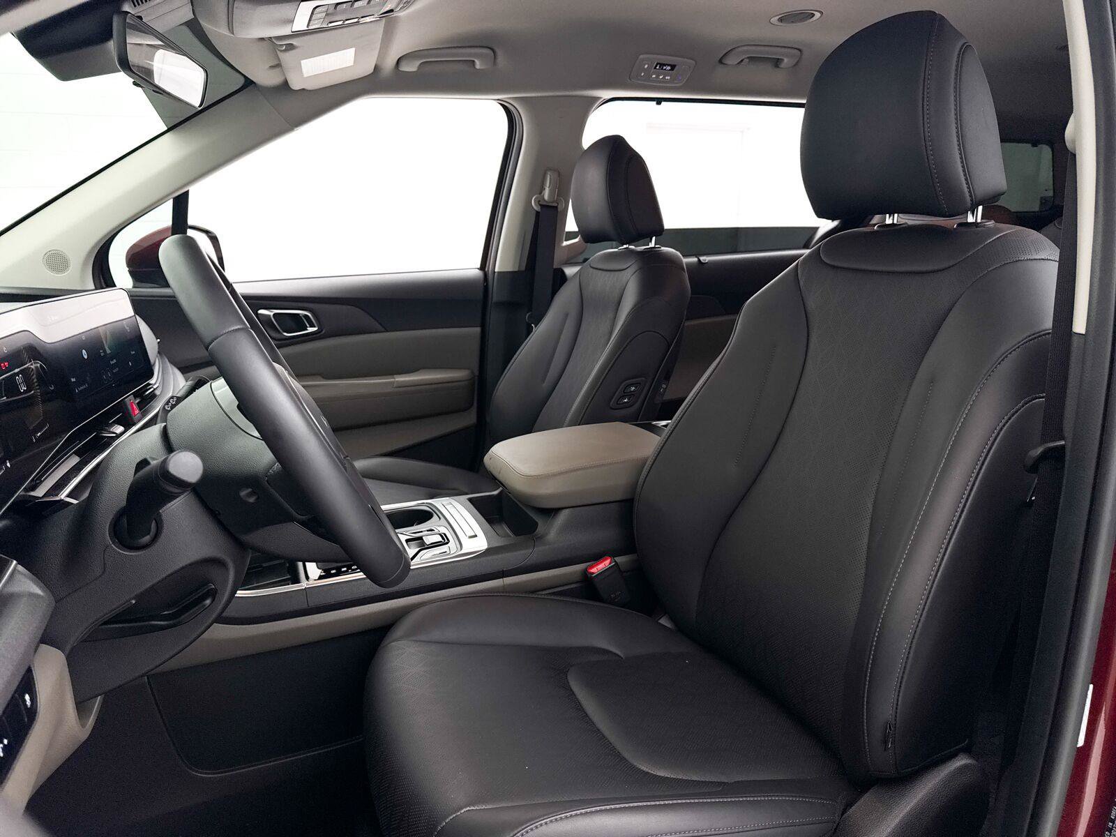 Certified 2026 Kia Carnival EX FWD image 21