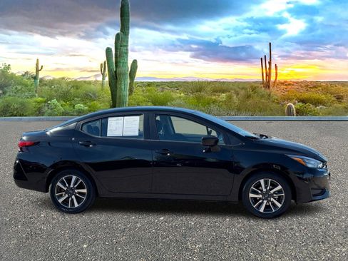 Used 2025 Nissan Versa SV image 6