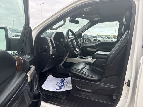 Used 2020 Ford F150 Lariat image 10