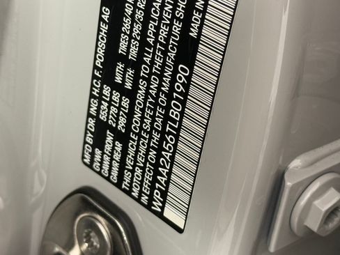 Certified 2026 Porsche Macan AWD/4WD image 26