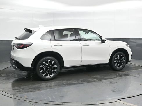 New 2026 Honda HR-V EX-L image 2
