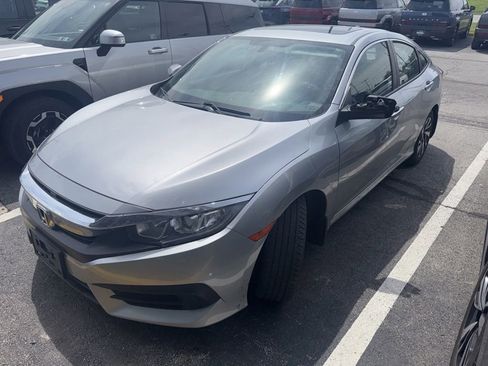 Used 2017 Honda Civic EX image 1