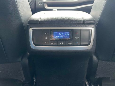Used 2018 Toyota Highlander XLE image 22