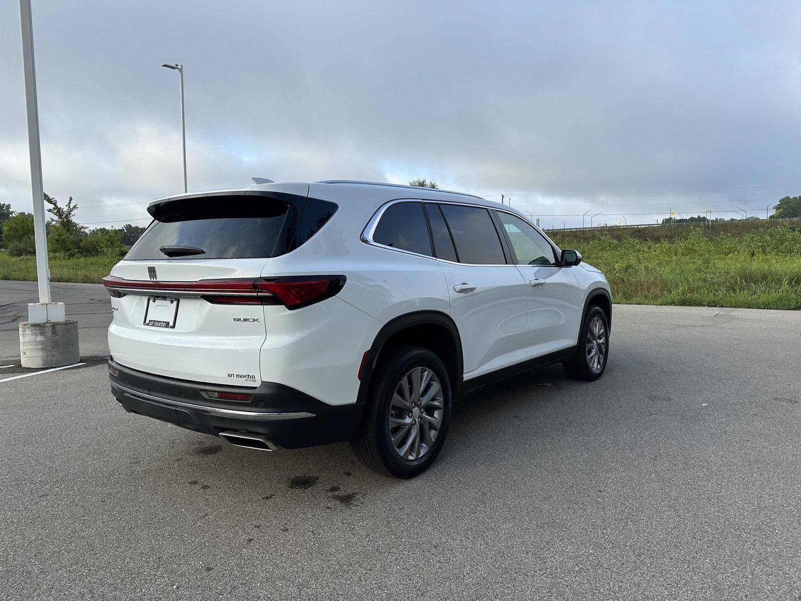 Used 2026 Buick Enclave Preferred AWD/4WD image 5