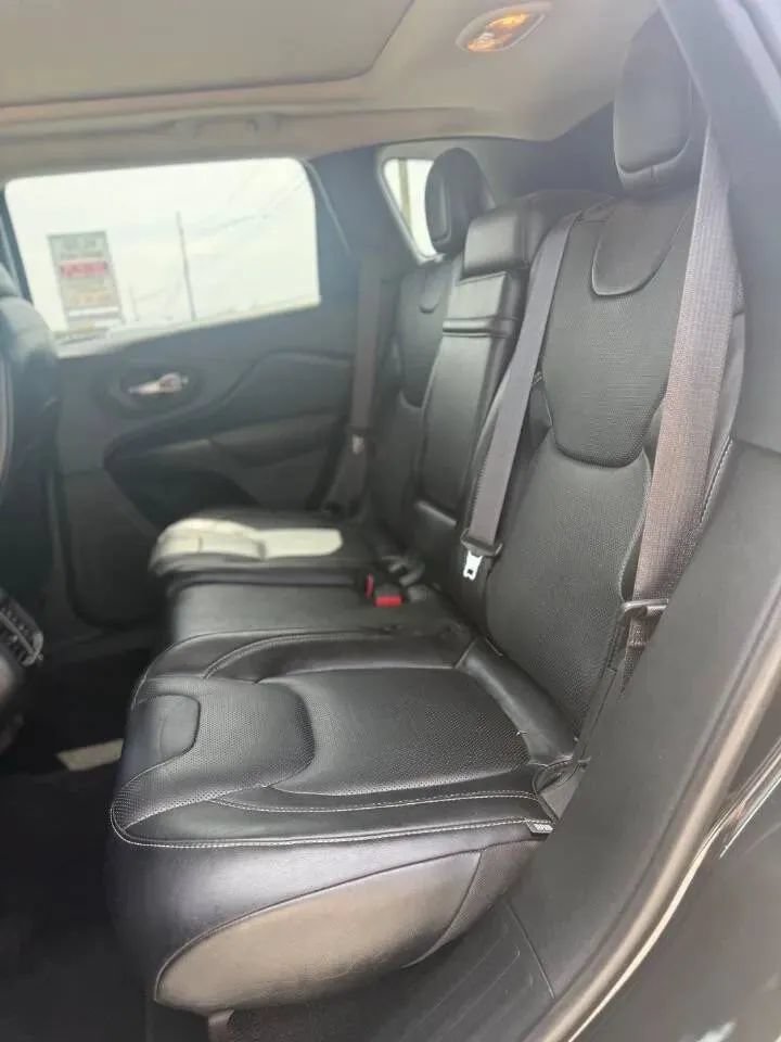 Used 2014 Jeep Cherokee Limited w/ Technology Group AWD/4WD image 13
