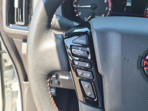 Used 2025 Nissan Frontier PRO-4X AWD/4WD image 19