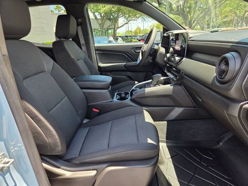 Used 2025 Chevrolet Colorado W/T RWD image 16