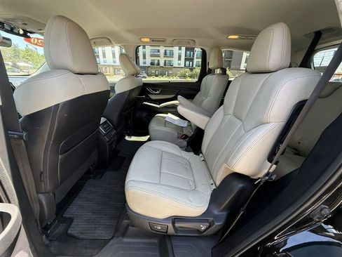 Used 2020 Subaru Ascent Limited AWD/4WD image 16
