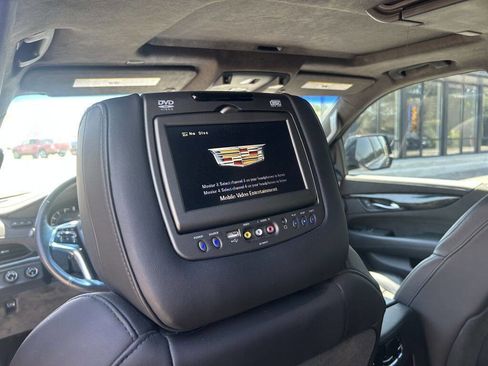 Used 2019 Cadillac Escalade Platinum image 27