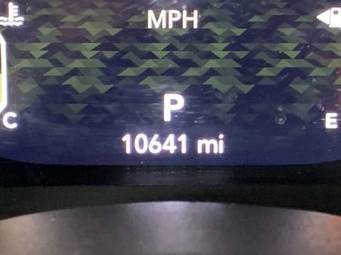 Used 2024 Jeep Gladiator Sport image 23