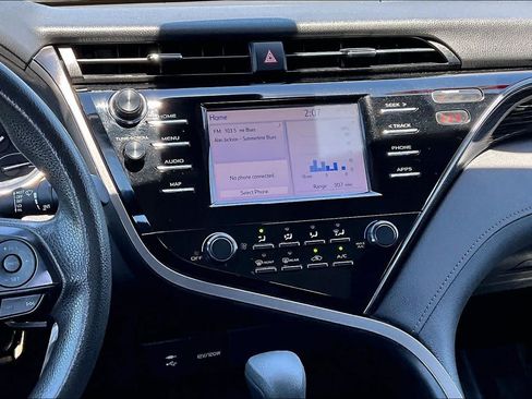 Used 2019 Toyota Camry LE FWD image 6