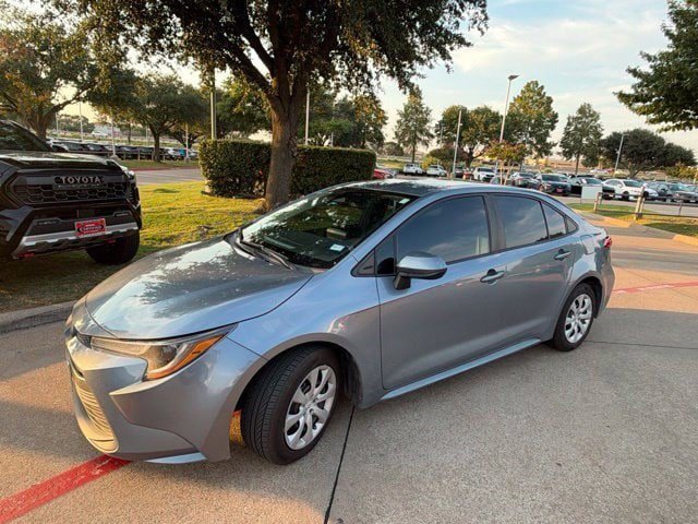 Used 2023 Toyota Corolla LE FWD image 4