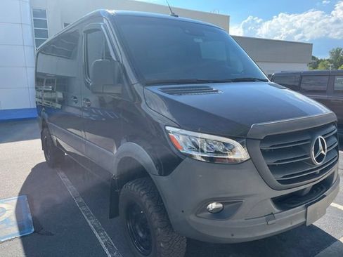 Used 2024 Mercedes-Benz Sprinter 2500 image 2