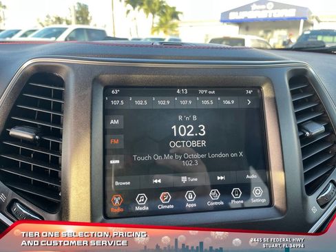 Used 2020 Jeep Cherokee Trailhawk w/ Cold Weather Group image 21