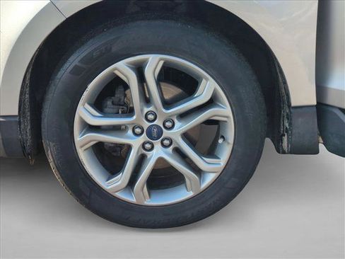 Used 2018 Ford Edge Titanium image 11