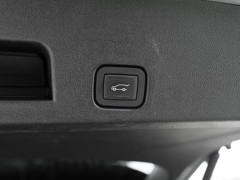 Used 2024 Chevrolet Traverse LT FWD image 44