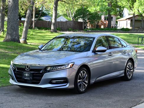 Used 2019 Honda Accord Touring image 3