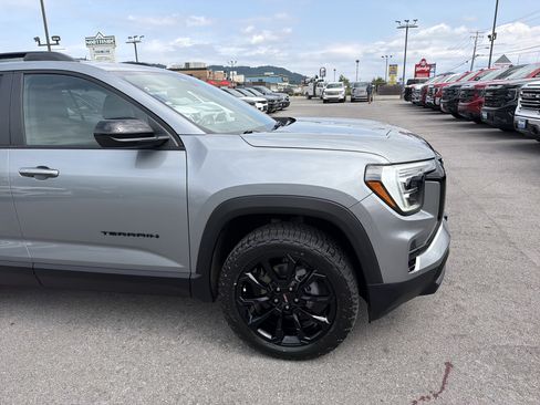 Used 2026 GMC Terrain Elevation w/ Black Edition AWD/4WD image 4
