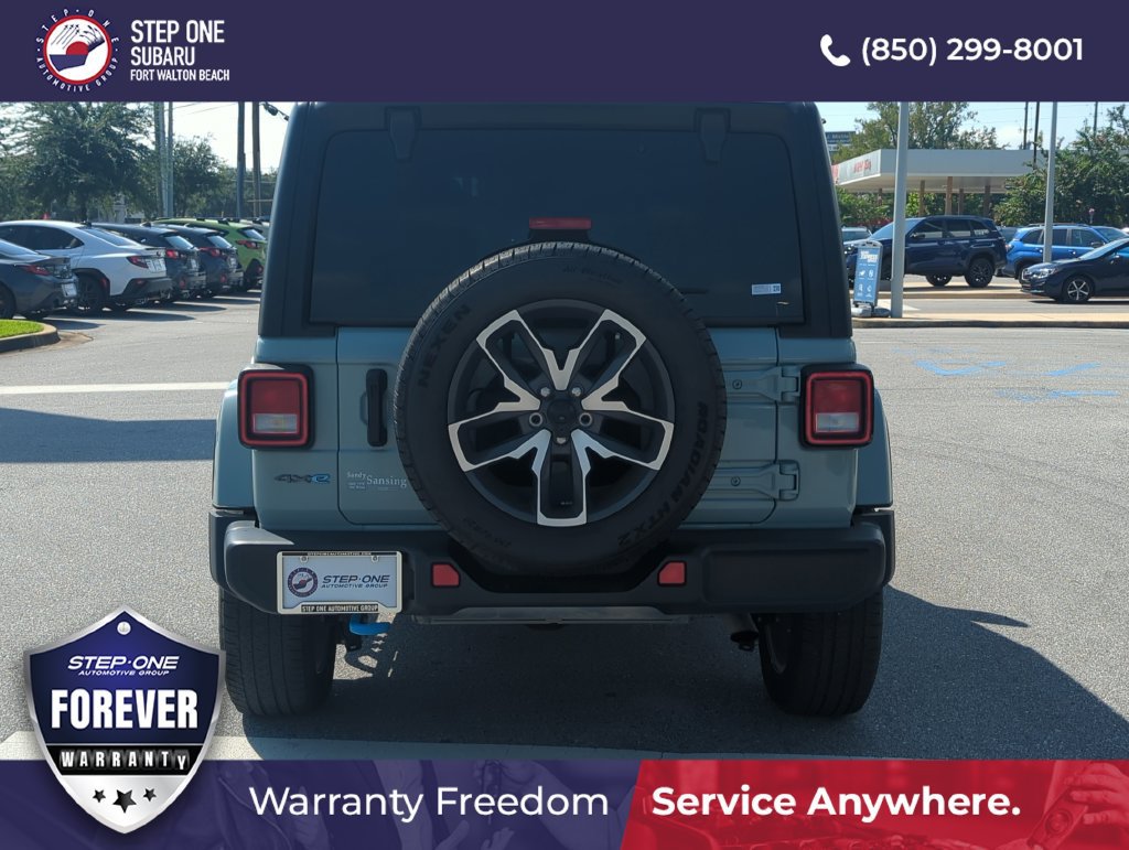 Used 2024 Jeep Wrangler Unlimited w/ Convenience Group AWD/4WD image 6
