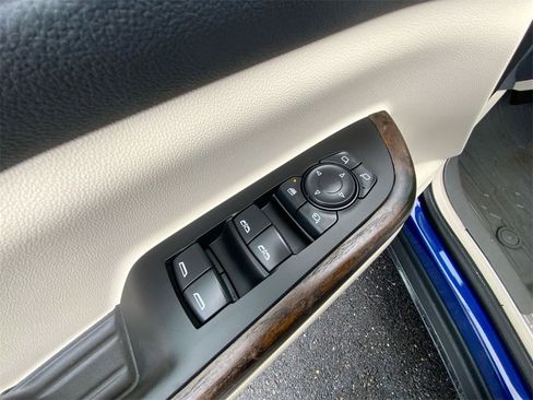 Used 2023 GMC Acadia Denali w/ Denali Technology Package image 24