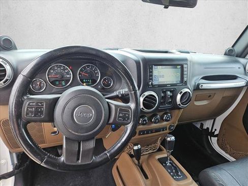 Used 2012 Jeep Wrangler Unlimited Sahara w/ Connectivity Group AWD/4WD image 16