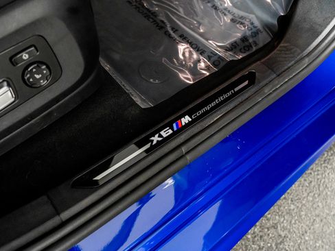 Used 2024 BMW X6 M Competition image 52
