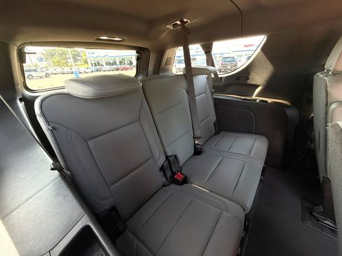 Used 2023 GMC Yukon XL SLT w/ SLT Luxury Package RWD image 30