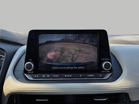 Used 2023 Nissan Rogue SV image 23