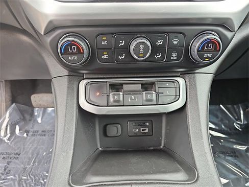 Certified 2022 GMC Acadia SLE w/ Driver Convenience Package image 25