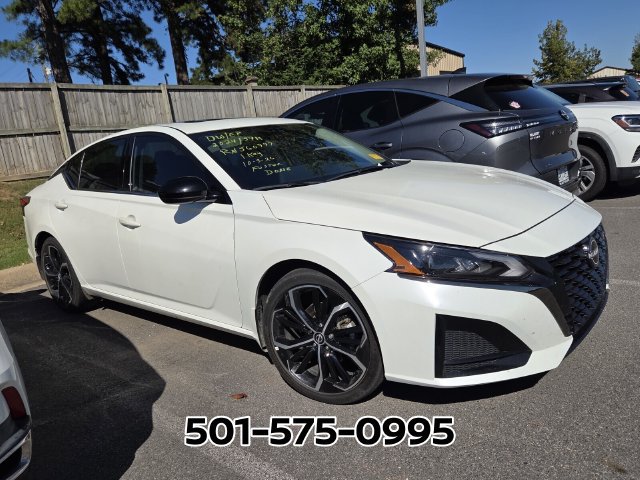 Used 2024 Nissan Altima 2.5 SR w/ SR Premium Package FWD image 5