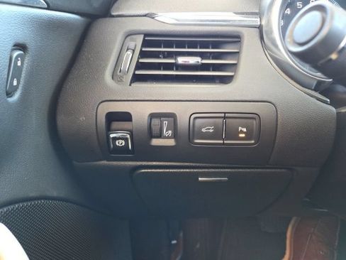 Used 2019 Chevrolet Impala Premier w/ Premier Convenience Package FWD image 15