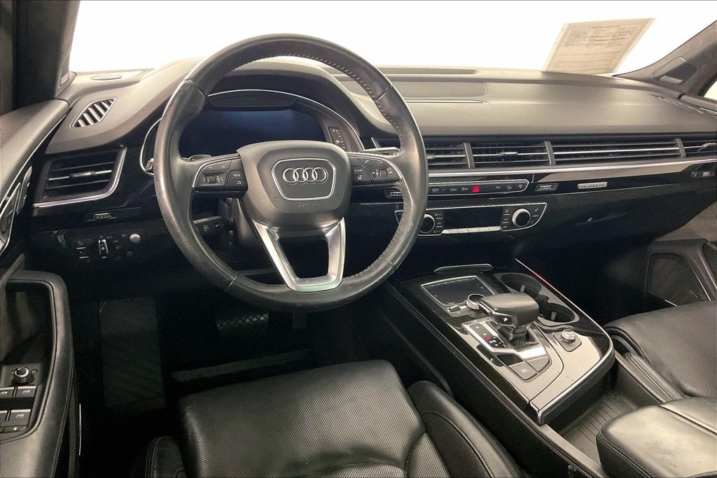 Used 2017 Audi Q7 3.0T Prestige AWD/4WD image 4