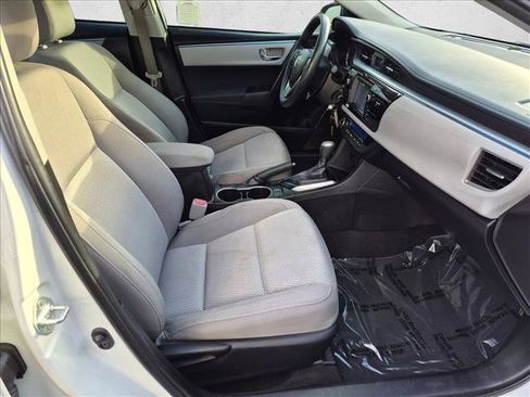 Used 2015 Toyota Corolla LE FWD image 18