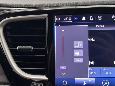 Used 2022 Chrysler Pacifica Touring-L FWD image 29