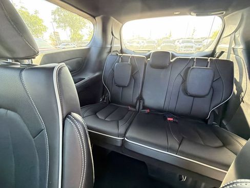 New 2026 Chrysler Pacifica Limited w/ S Appearance Package FWD image 27