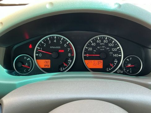 Used 2013 Nissan Frontier SL w/ Moonroof Pkg AWD/4WD image 14