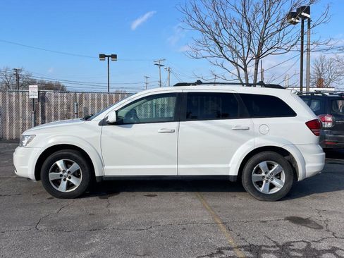 Used 2009 Dodge Journey SXT w/ Rear Seat Video Group image 4