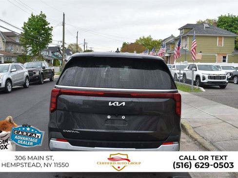 Used 2025 Kia Carnival FWD image 7