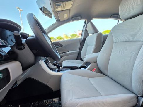 Used 2017 Honda Accord LX image 10