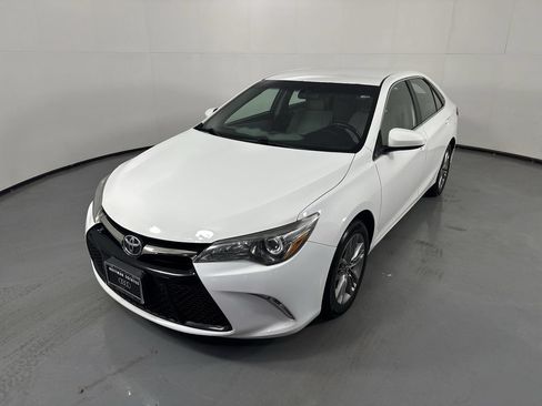Used 2017 Toyota Camry SE FWD image 30