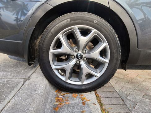 Used 2019 Kia Sorento EX FWD image 46