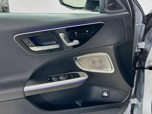 Used 2025 Mercedes-Benz C 300 Sedan image 19