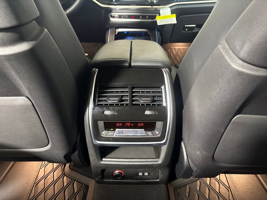 Certified 2026 BMW X7 xDrive40i AWD/4WD image 33