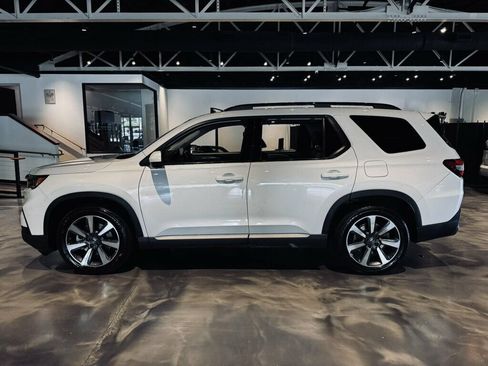 Used 2023 Honda Pilot Elite image 2